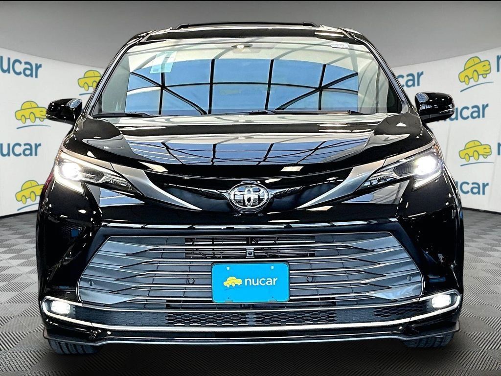 New 2026 Toyota Sienna Platinum AWD/4WD image 3