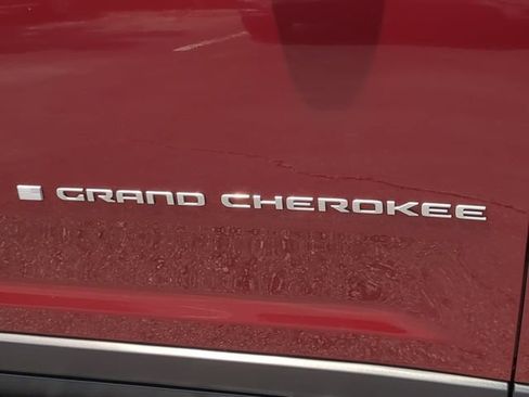 Used 2024 Jeep Grand Cherokee L Limited w/ Luxury Tech Group II AWD/4WD image 13