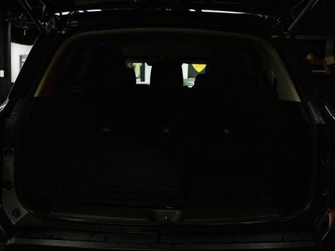 Used 2024 Nissan Pathfinder SV image 7