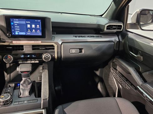 Certified 2025 Toyota Tacoma TRD Off-Road AWD/4WD image 11