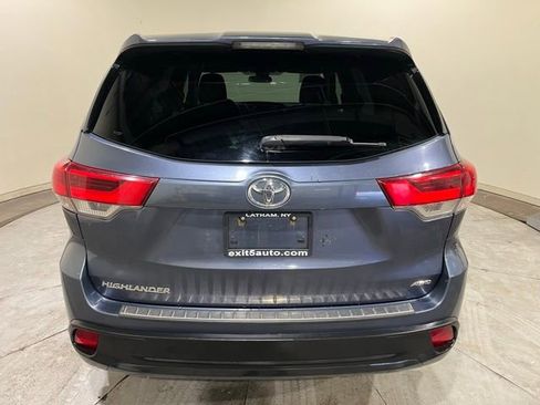 Used 2018 Toyota Highlander LE image 10