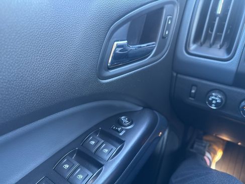 Used 2020 Chevrolet Colorado Z71 image 15