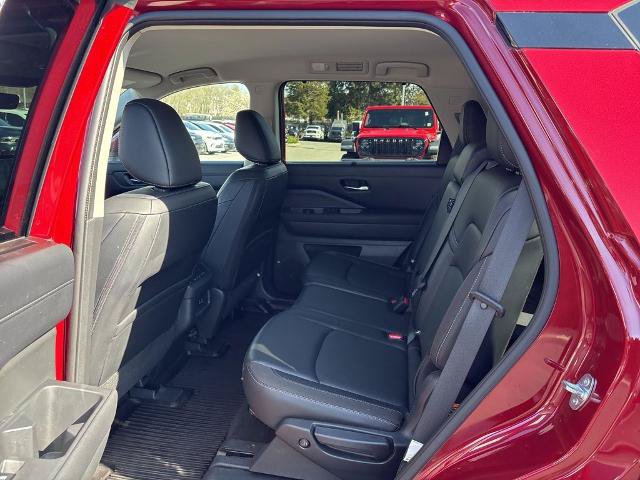 Certified 2023 Nissan Pathfinder SL AWD/4WD image 16