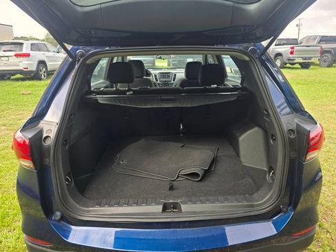 Used 2023 Chevrolet Equinox LS AWD/4WD image 35