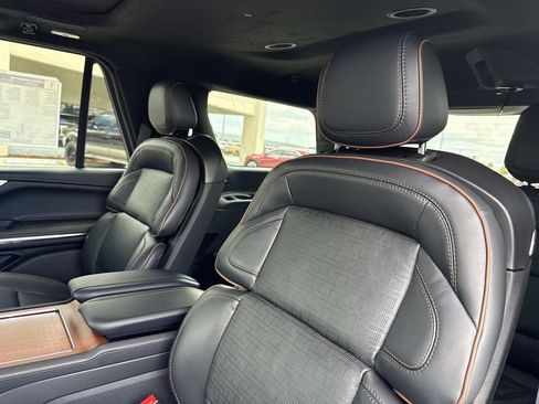New 2026 Lincoln Navigator Black Label AWD/4WD image 15