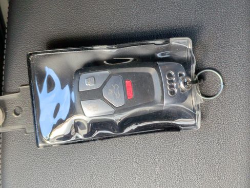 Certified 2024 Audi Q5 e Premium Plus w/ Premium Plus Package image 37