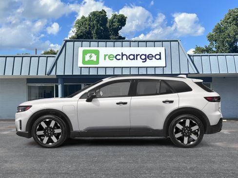 Used 2025 Honda Prologue Elite image 2
