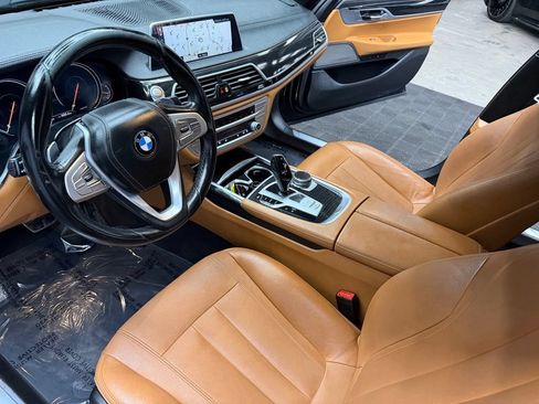 Used 2019 BMW 740i w/ M Sport Package RWD image 32