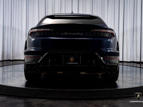 Used 2025 Lamborghini Urus SE image 11