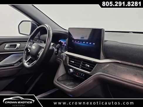 Used 2025 Ford Explorer Platinum w/ LUX Leather Package AWD/4WD image 14