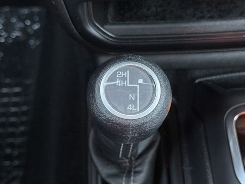 Used 2024 Jeep Wrangler Unlimited Sport AWD/4WD image 9