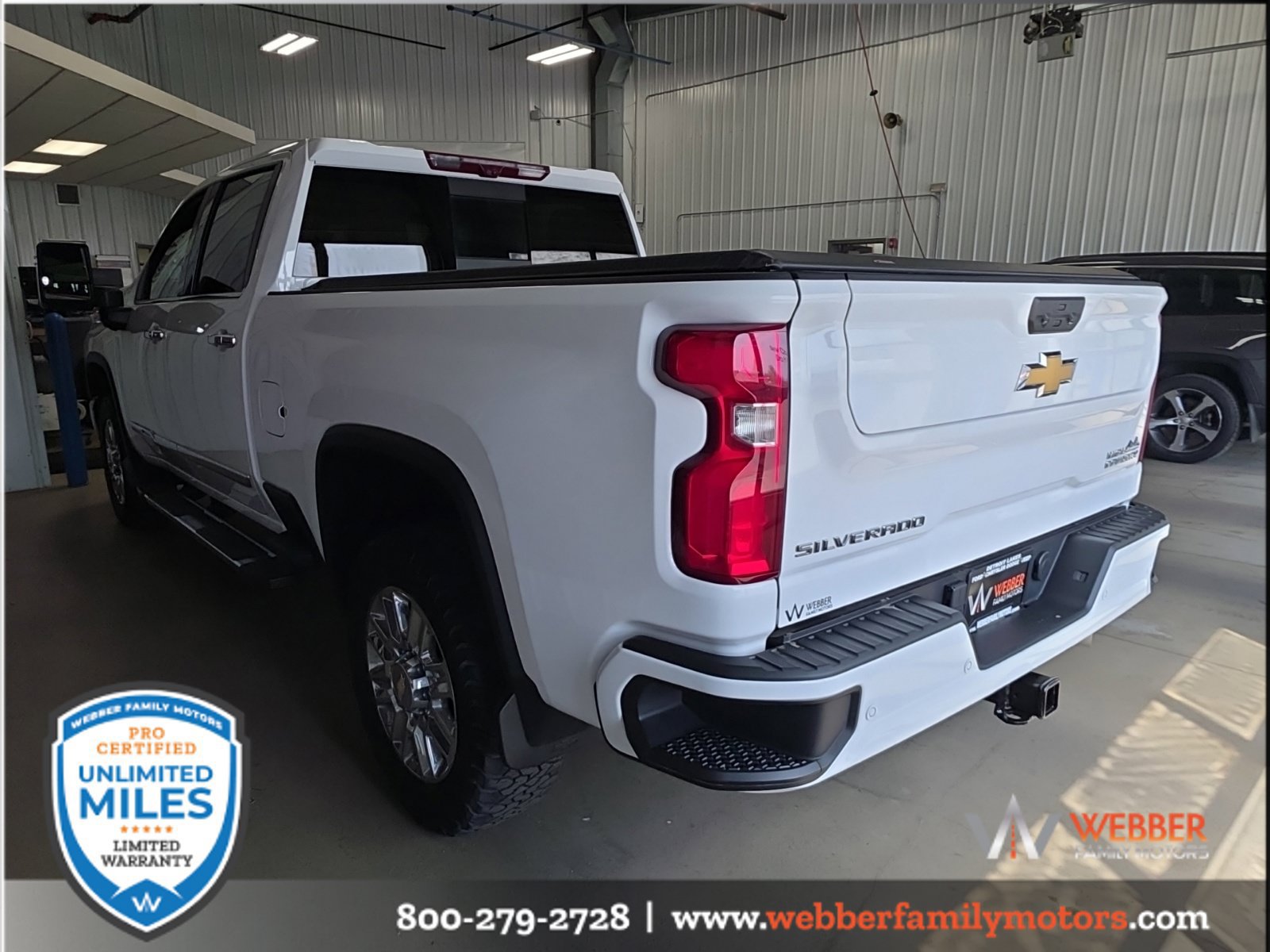 Used 2024 Chevrolet Silverado 3500 High Country w/ High Country Premium Package AWD/4WD image 13