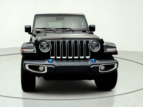 Used 2022 Jeep Wrangler Unlimited Sahara w/ Cold Weather Group AWD/4WD image 2