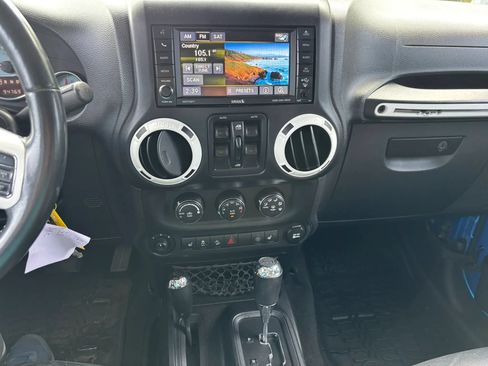 Used 2014 Jeep Wrangler Unlimited Sahara AWD/4WD image 20