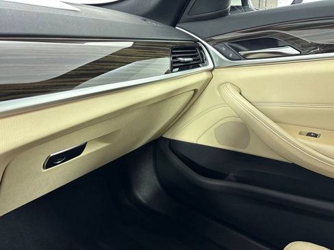 Used 2019 BMW 530i xDrive w/ Convenience Package AWD/4WD image 15