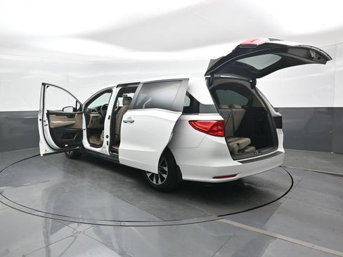 Used 2023 Honda Odyssey EX-L image 42
