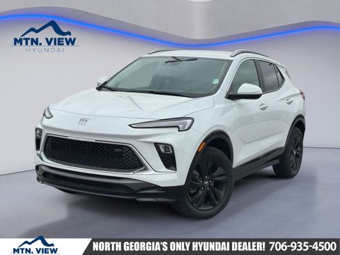 Used 2024 Buick Encore GX Sport Touring image 1