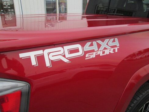Used 2021 Toyota Tacoma TRD Sport image 8