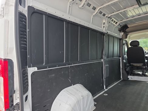 Used 2025 RAM ProMaster 2500 w/ Convenience Group FWD image 13