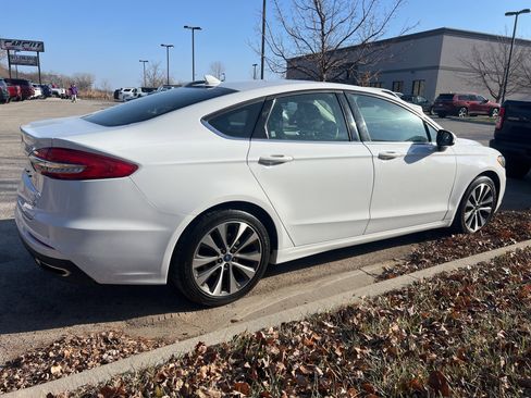 Used 2019 Ford Fusion SE image 5