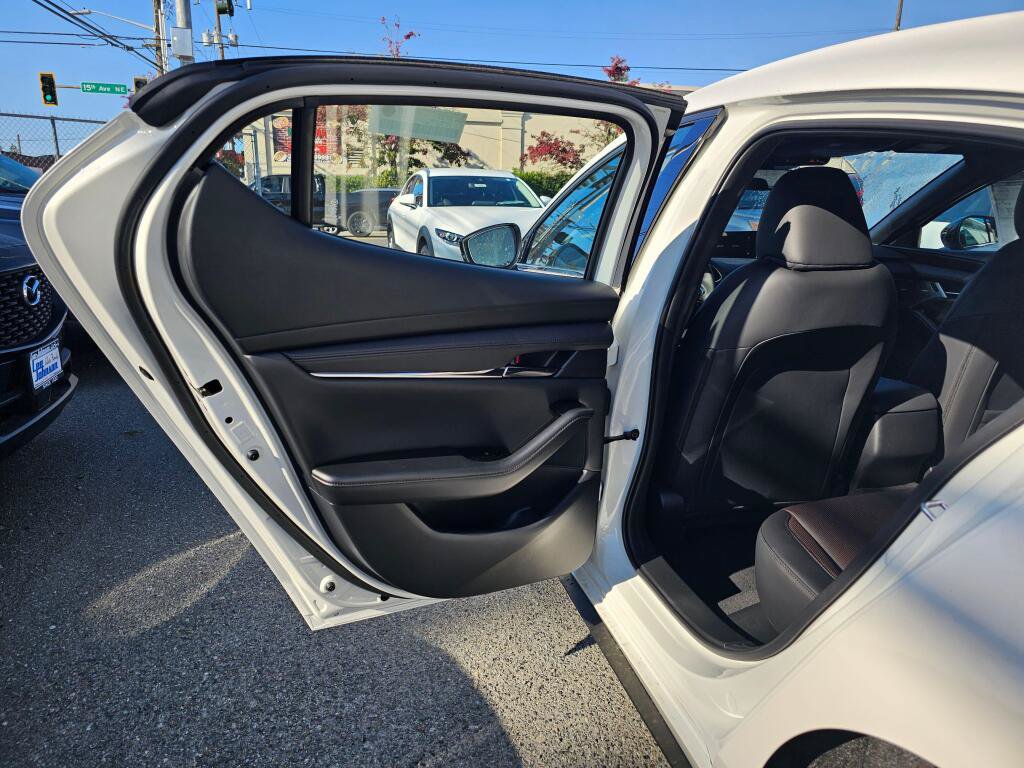 New 2026 MAZDA MAZDA3 Hatchback w/Premium Plus Pkg AWD/4WD image 15