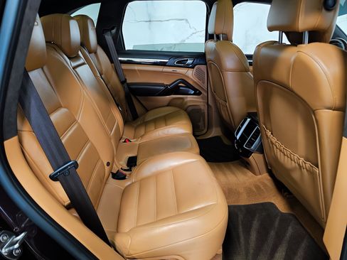 Used 2016 Porsche Cayenne GTS image 8