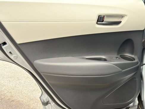Used 2026 Toyota Corolla Cross L FWD image 24