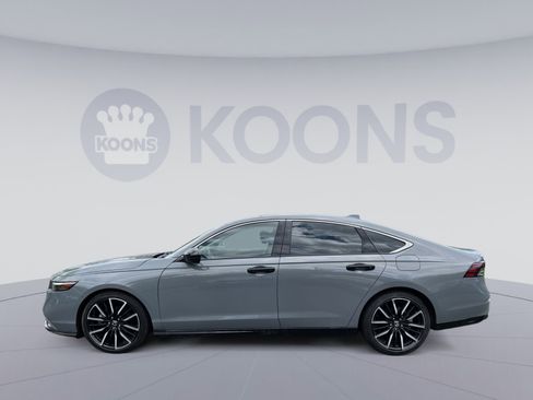 Used 2024 Honda Accord Touring image 7