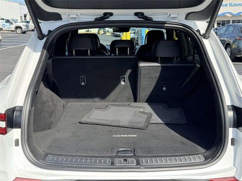 Used 2023 Genesis GV70 2.5T Sport Prestige w/ Sport Prestige Package image 9