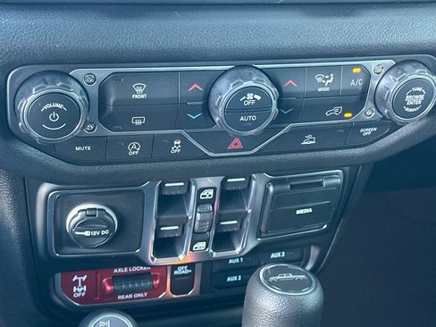 New 2026 Jeep Gladiator Willys AWD/4WD image 23
