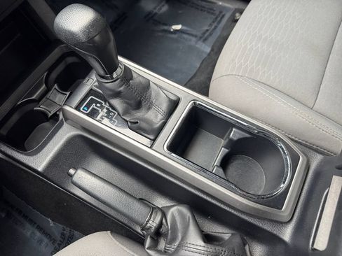 Used 2017 Toyota Tacoma SR5 w/ Tow Package AWD/4WD image 22