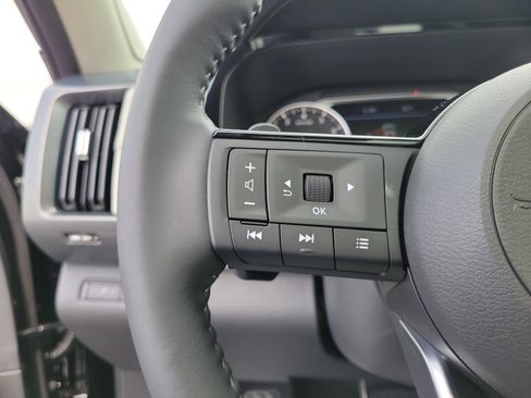 Used 2025 Nissan Pathfinder SL w/ SL Premium Package image 22