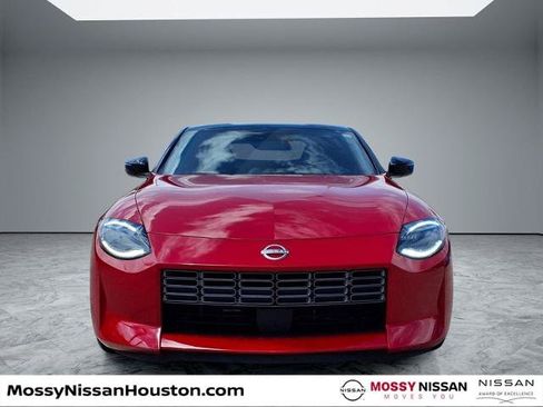 Certified 2025 Nissan Z Performance w/ Floor Mat Package RWD image 3