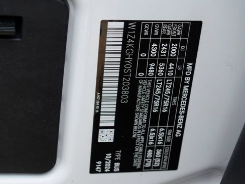 Used 2025 Mercedes-Benz Sprinter 2500 image 28