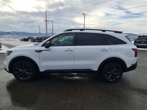 Used 2022 Kia Sorento SX Prestige w/ Rust Color Package image 8