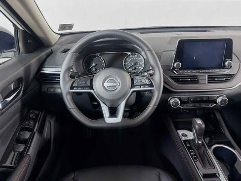 Certified 2025 Nissan Altima 2.5 SR AWD/4WD image 18