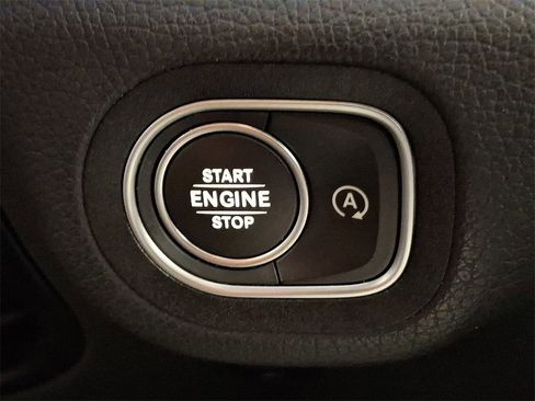 Used 2021 Mercedes-Benz GLS 450 4MATIC image 24