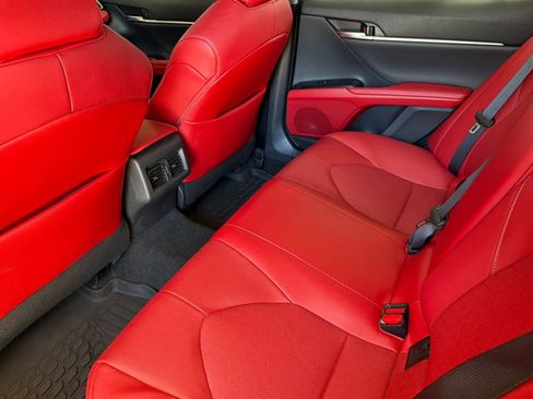Used 2020 Toyota Camry XSE FWD image 4