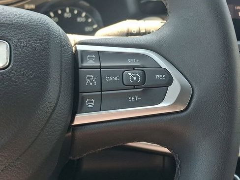 Used 2025 Jeep Compass Limited AWD/4WD image 21
