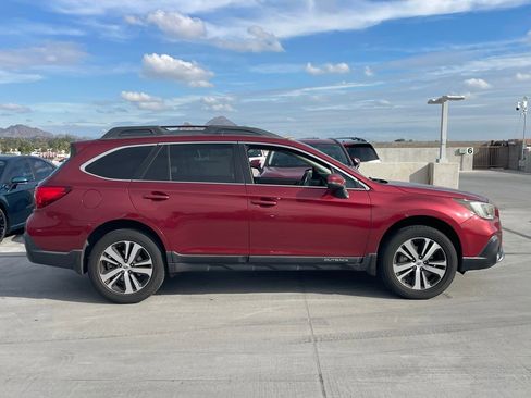 Used 2018 Subaru Outback 2.5i Limited image 2