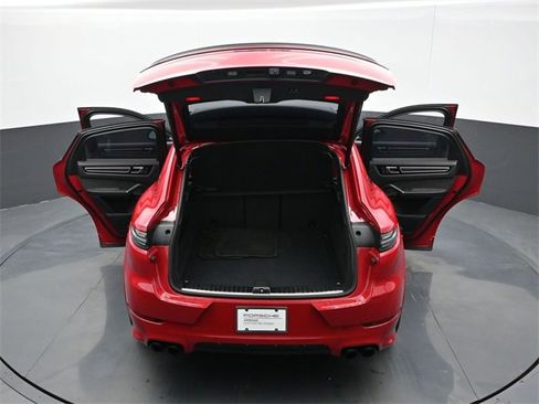 Used 2023 Porsche Cayenne GTS w/ Assistance Package image 28