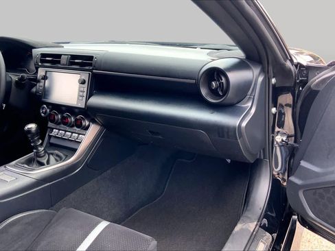 Used 2025 Toyota GR86 Premium RWD image 15