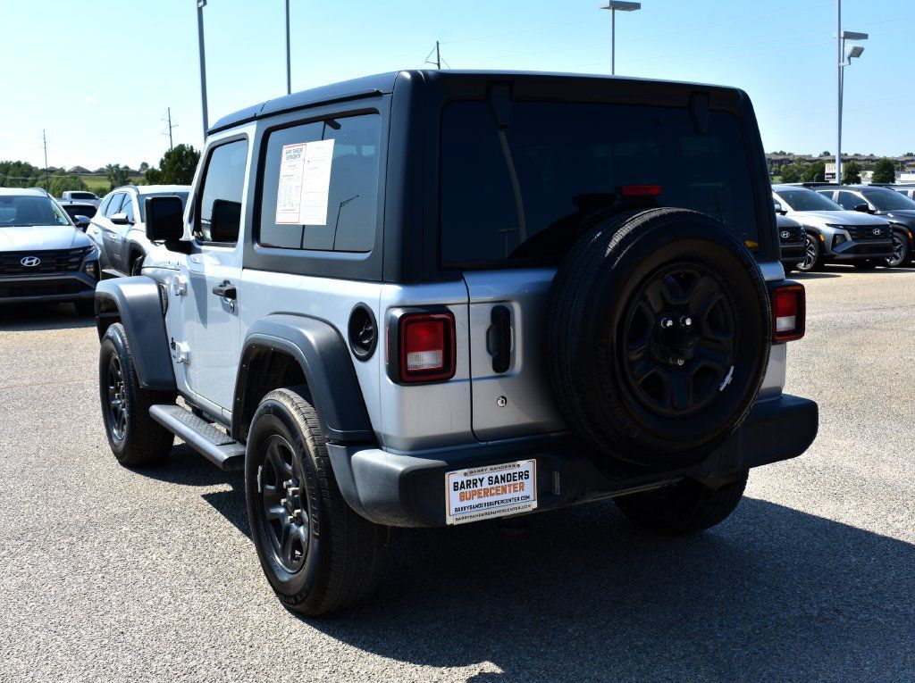 Used 2022 Jeep Wrangler Sport AWD/4WD image 4