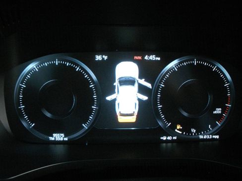 Used 2018 Volvo XC60 T6 Inscription w/ Advanced Package image 37