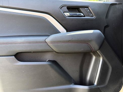 Used 2023 Chevrolet Colorado Z71 w/ Advanced Trailering Package AWD/4WD image 15