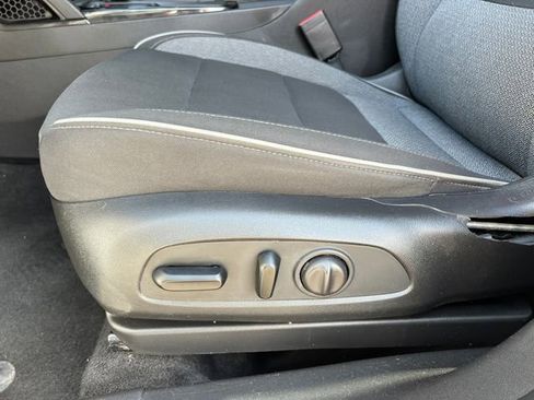 Used 2022 Chevrolet TrailBlazer LT FWD image 10