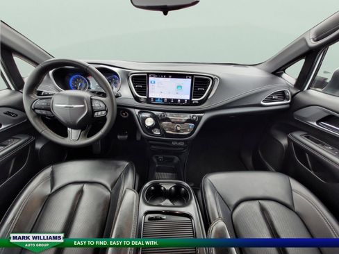 Used 2023 Chrysler Pacifica Touring-L w/ S Appearance Package image 15