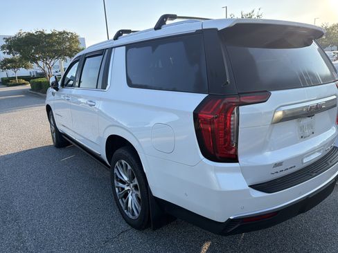 Used 2024 GMC Yukon XL Denali w/ Advanced Technology Package AWD/4WD image 8