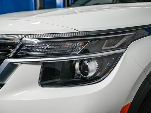 Certified 2023 Kia Seltos S image 12