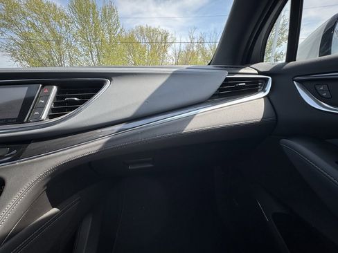 Used 2024 Buick Enclave Premium image 56